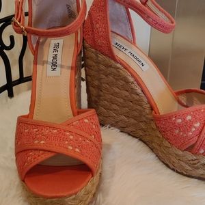 7 1/2 Steve Madden Coral Wedge heel Brand new in box